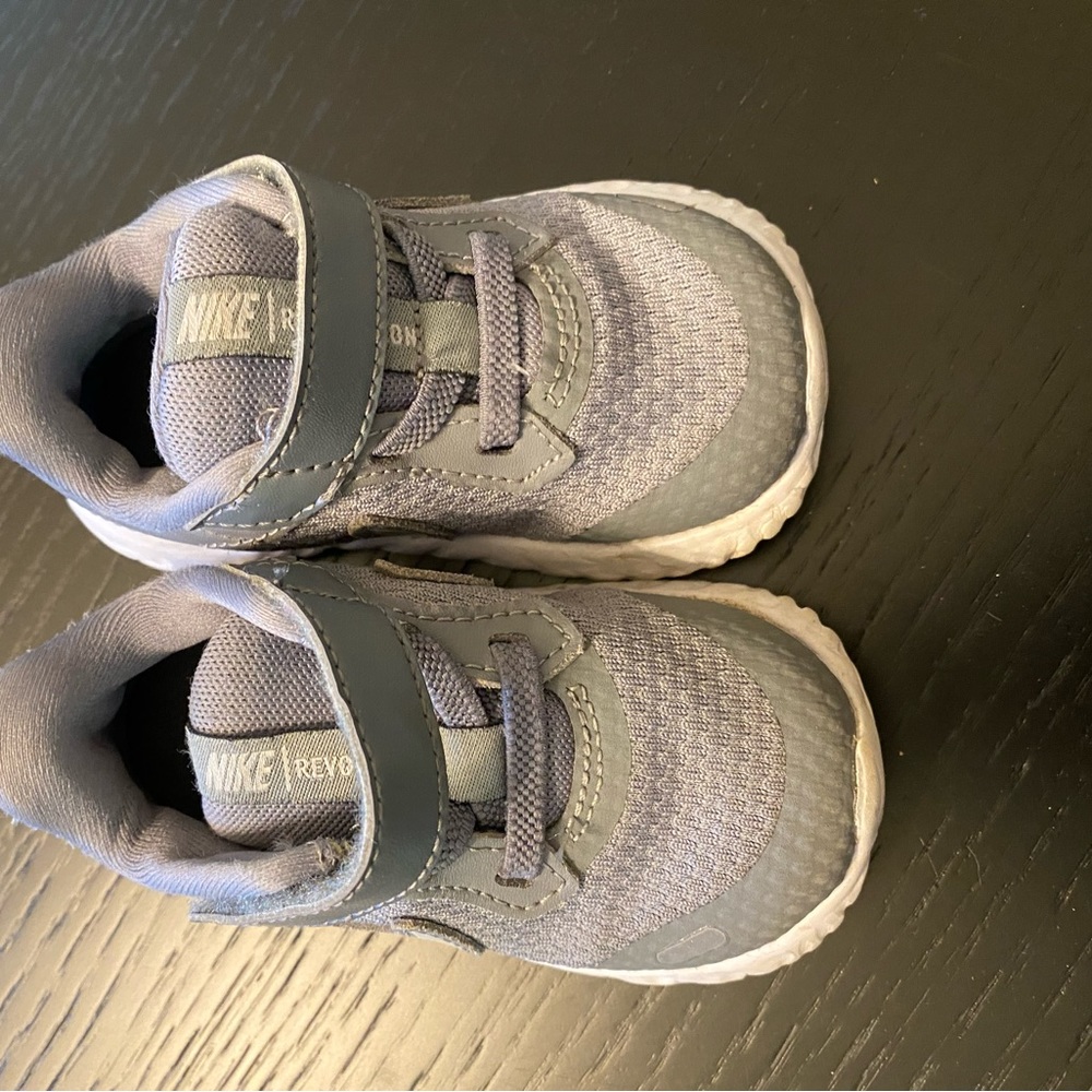 Toddler Nike revolution